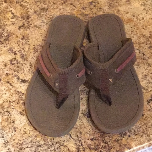 kids sperry flip flops